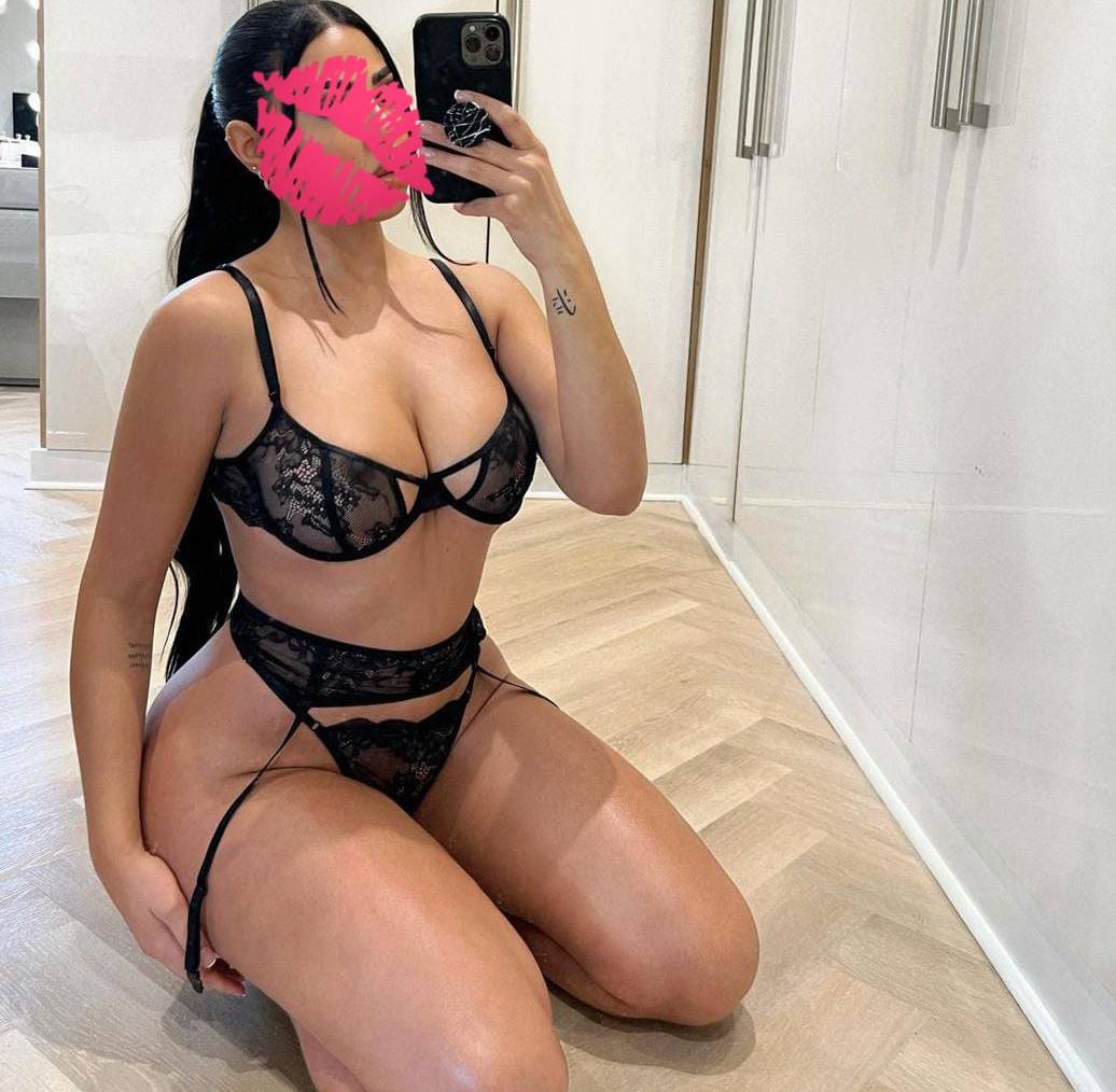 İstanbul Escort Bayan Mineyle Heyecan Dolu Anlar Yakalayın
